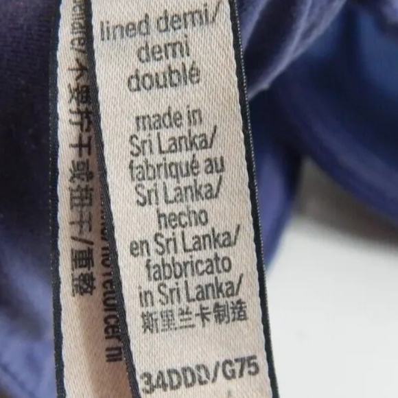 Victoria's Secret Lined Demi Bra - Picture 3 of 4